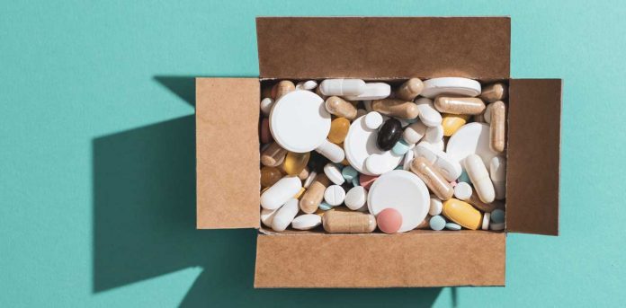 prescription-medicines-and-drug-abuse-ALPY5NX