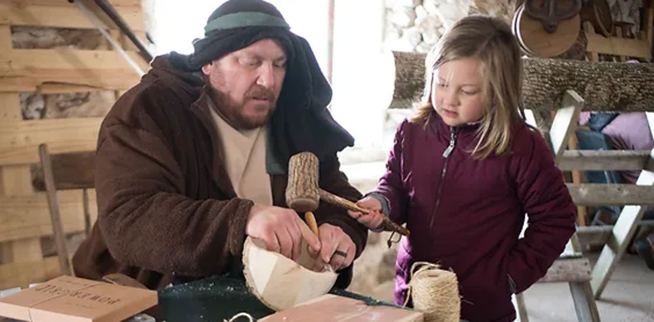 Christmas in the Barn Returns to Memory Lane Farm OnFocus