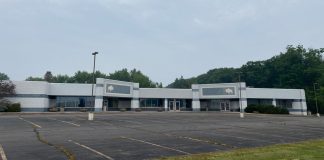 Marshfield board approves $229K amendment for Wildwood Plaza police project buffalo building