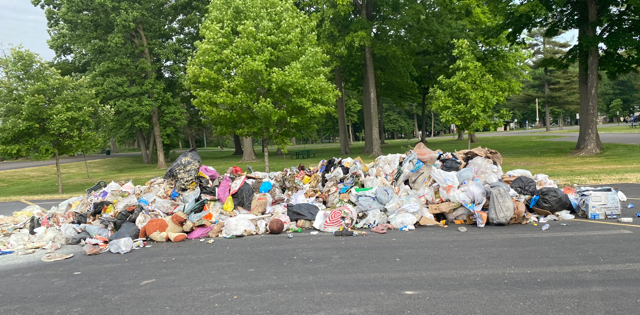 QuickThinking Garbage Truck Driver Prevents Fire, Highlights
